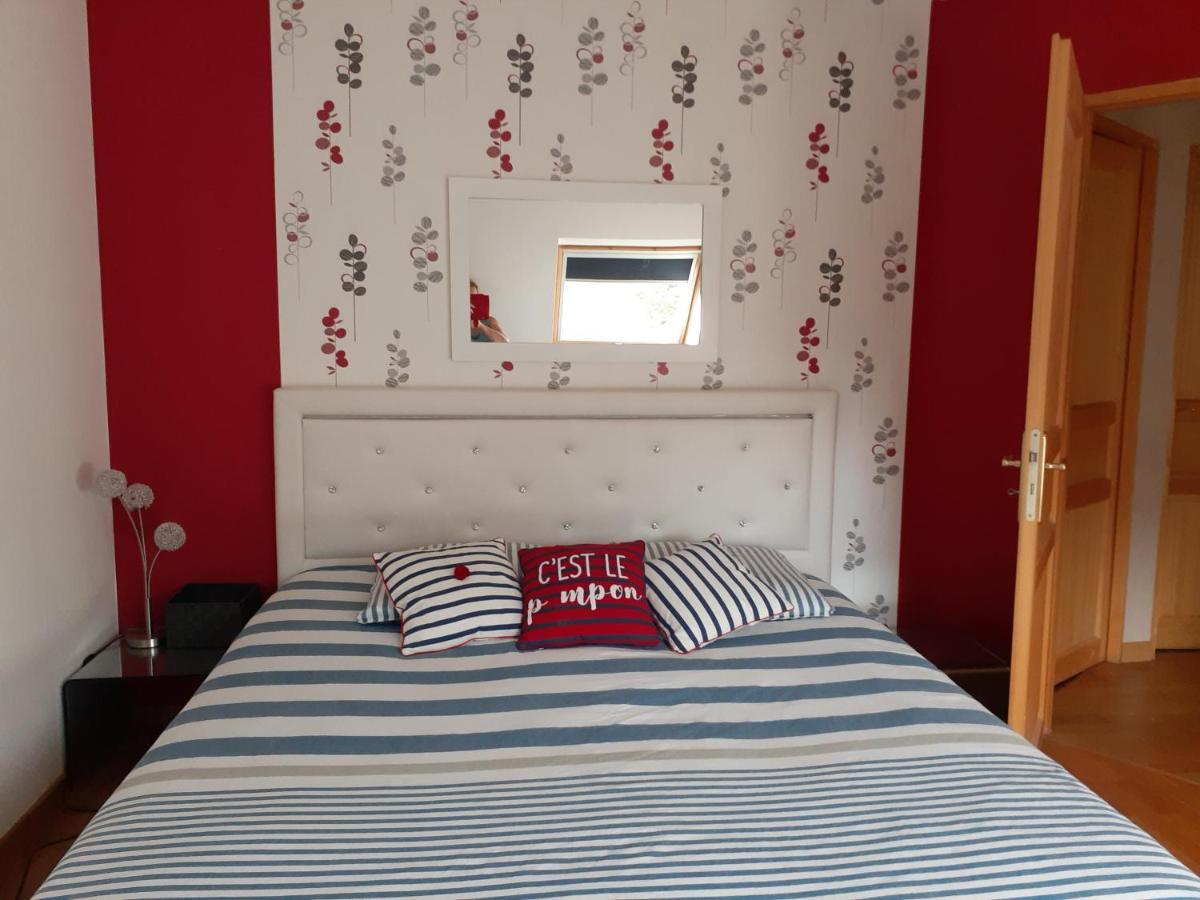 Chambre Au Nuit Etoile Et Jacuzzi Prive Bed & Breakfast Pleuven Luaran gambar